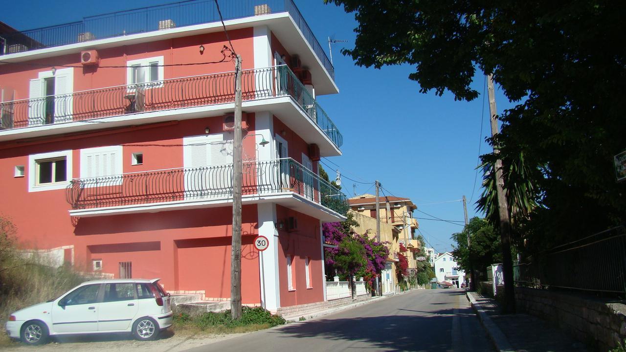 Dionisis Apartments Agia Efimia Exterior photo